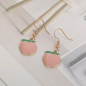 3/$30 💛 Peach Drop Earrings